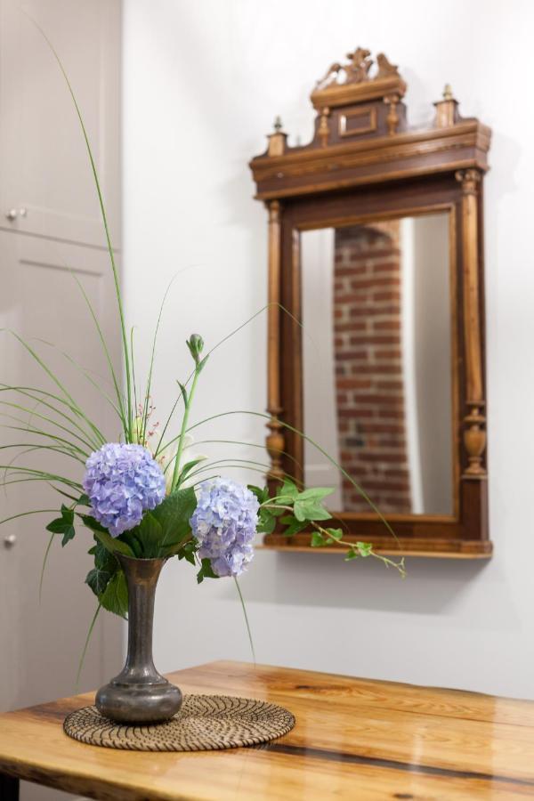 Gallery Art Apartment Lviv Exterior photo